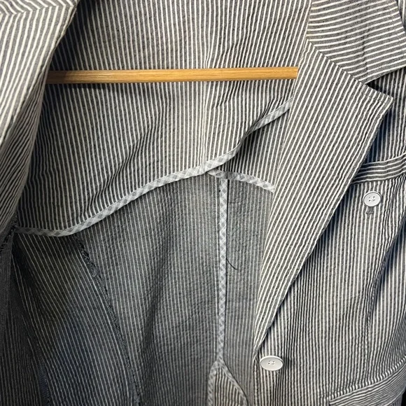 Madison Greyand White Striped Blazer - Picture 3 of 4